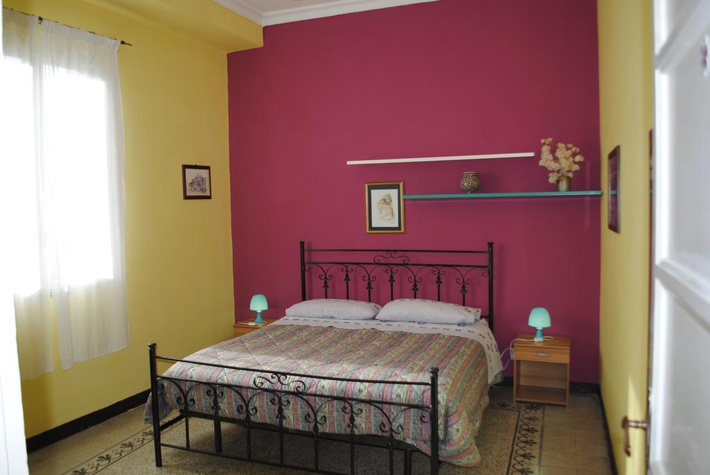 Trivani Perez Apartment Palermo Room photo